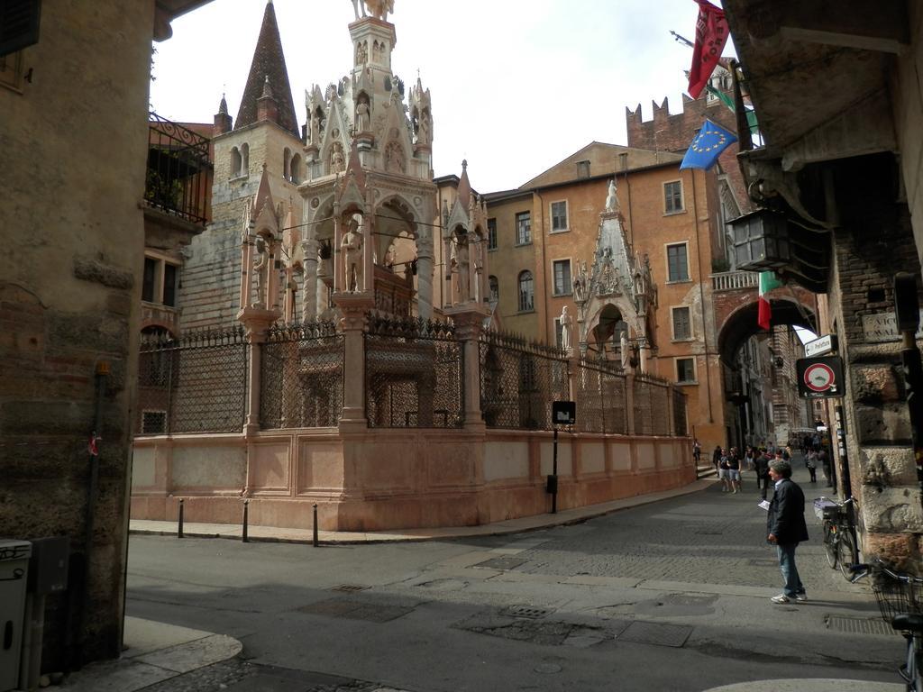 Casa Ferrari Appartamento Verona Sanificato Ozono Exterior photo